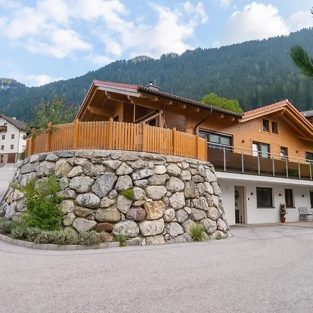 In Tyrol Near Lift Apartman *