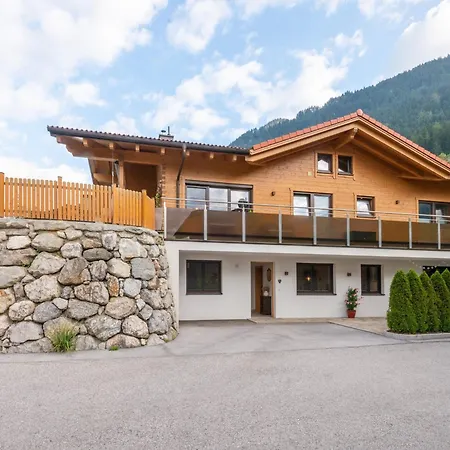 In Tyrol Near Lift Брук-ам-Циллер