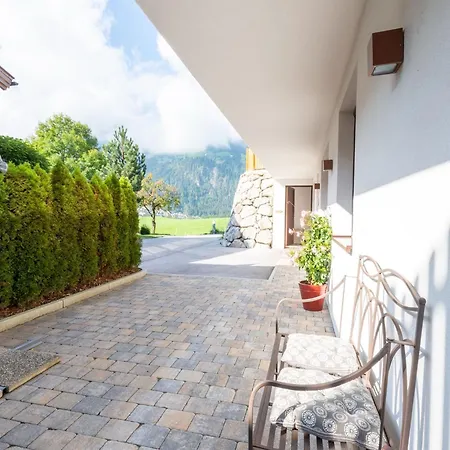 In Tyrol Near Lift Апартаменты Брук-ам-Циллер